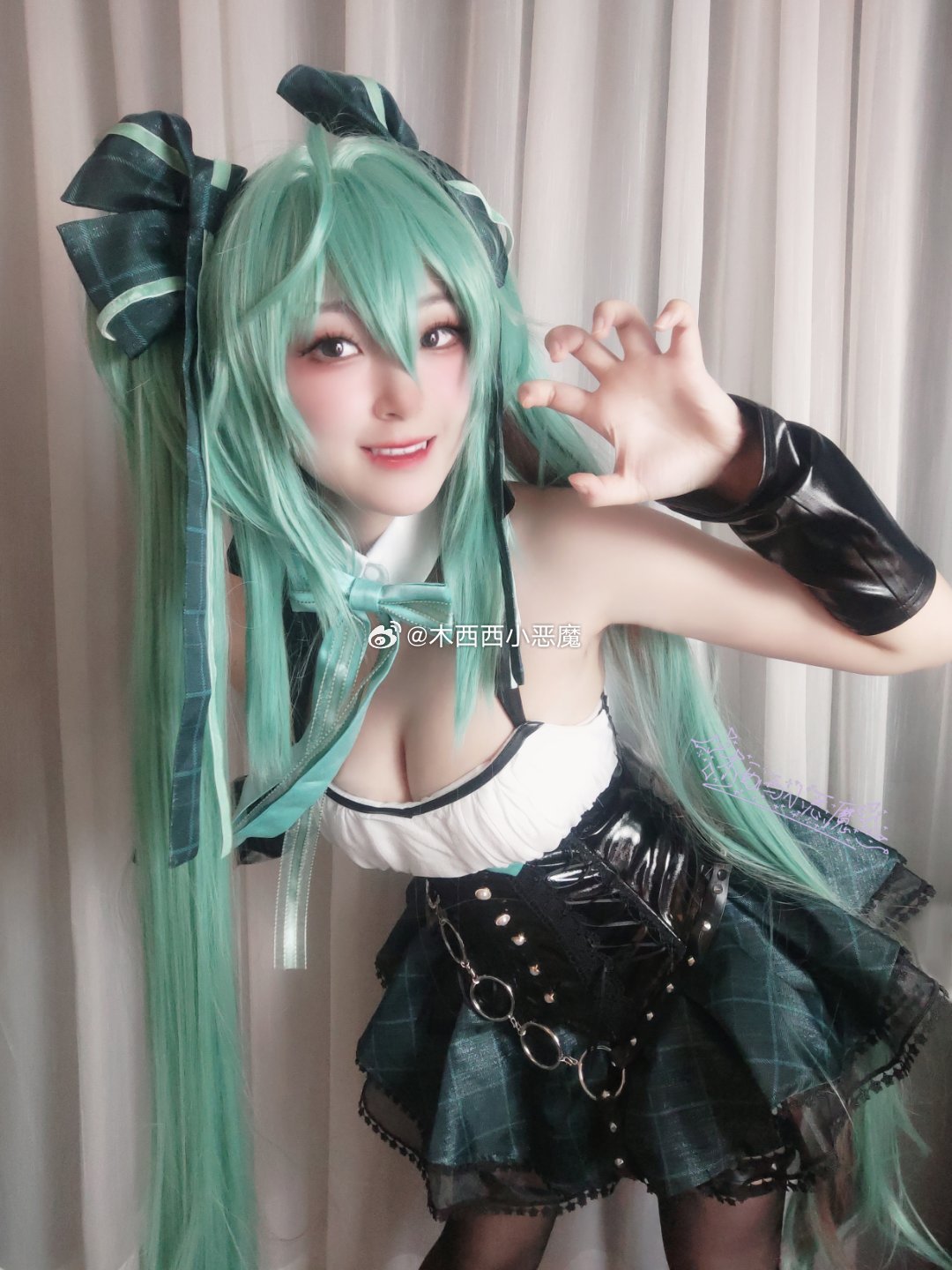 #cosplay[超话]##初音未来# 初音x小浣熊联动小恶魔～服装:icos 