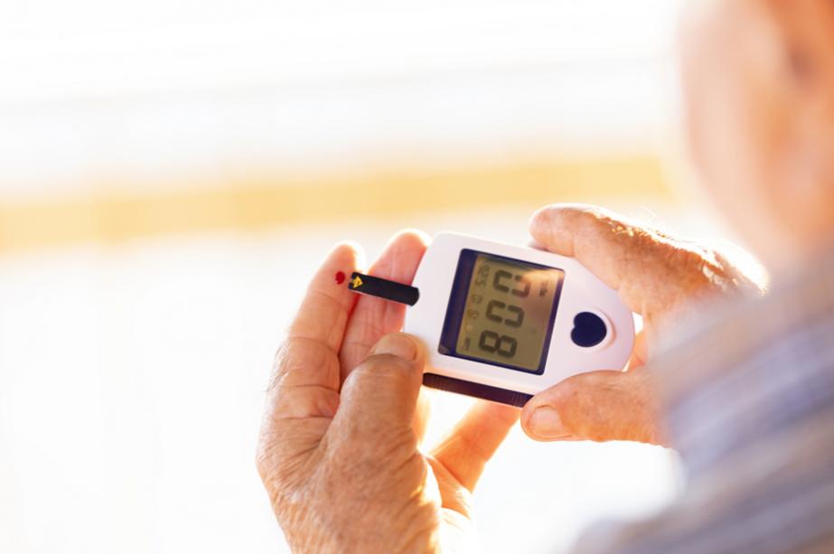 医生提醒：糖尿病早期不是消瘦，而是频繁出现这4个症状，需警惕
总觉得口干想喝水，