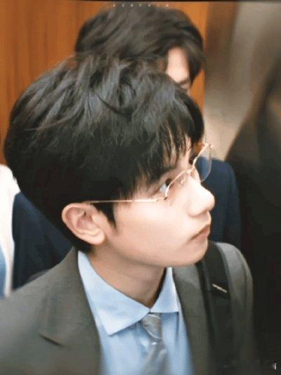 胡先煦比offer更令人心动江晨把热水递过来那瞬间，这种把关心藏在细节里的男生，