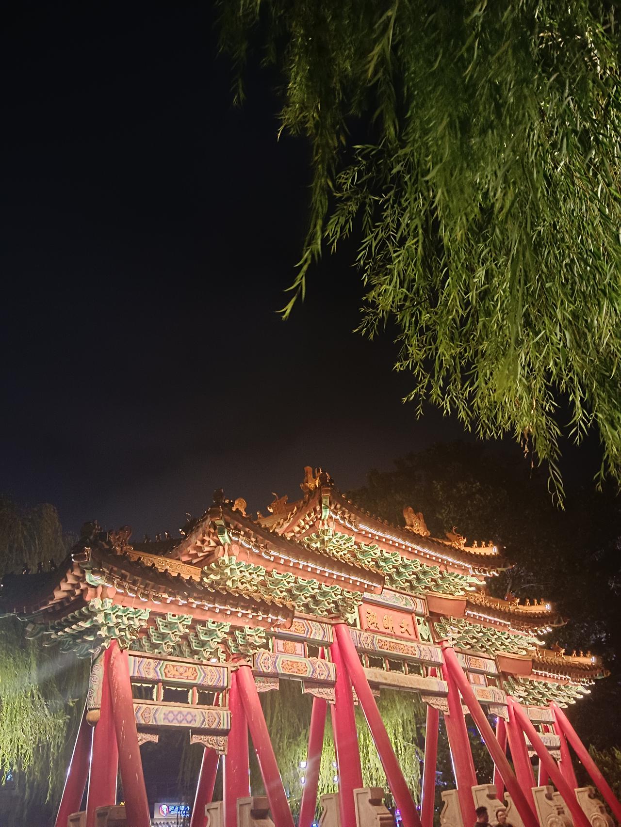 怎么样让自己保持快乐的心情快乐不是追逐远方的风景，而是学会在当下驻足。试着把烦恼