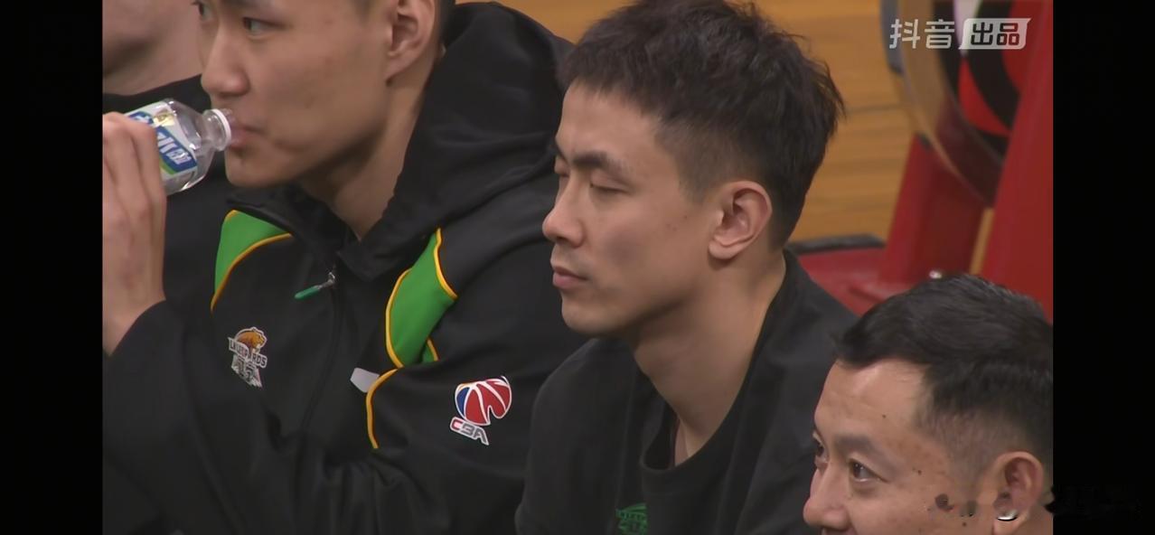 辽宁男篮主场又一轮的两连败，既上一轮大比分不敌广东男篮，本场比赛再次以16分之差