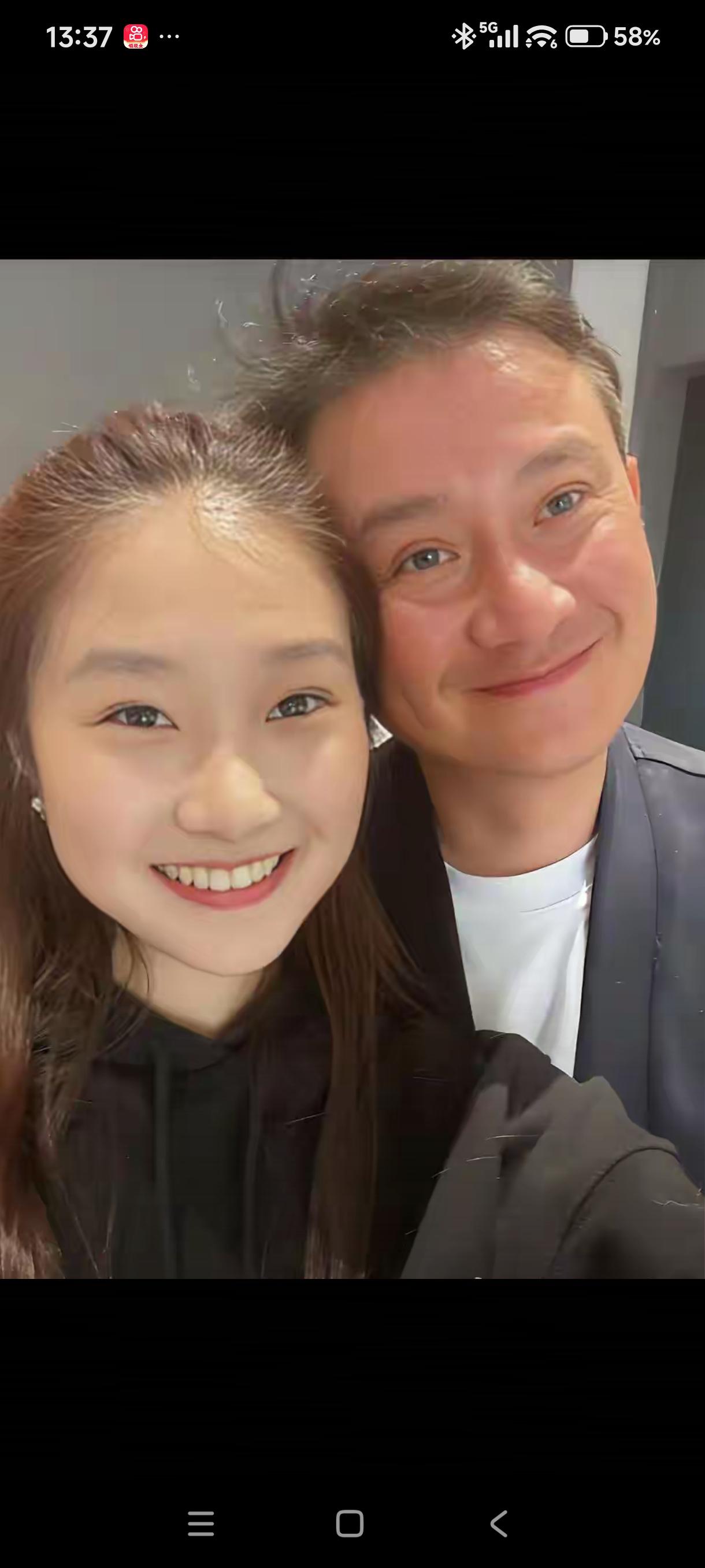 文章咋这么老了！女儿一点也不像她，活脱脱的一个小马伊琍。