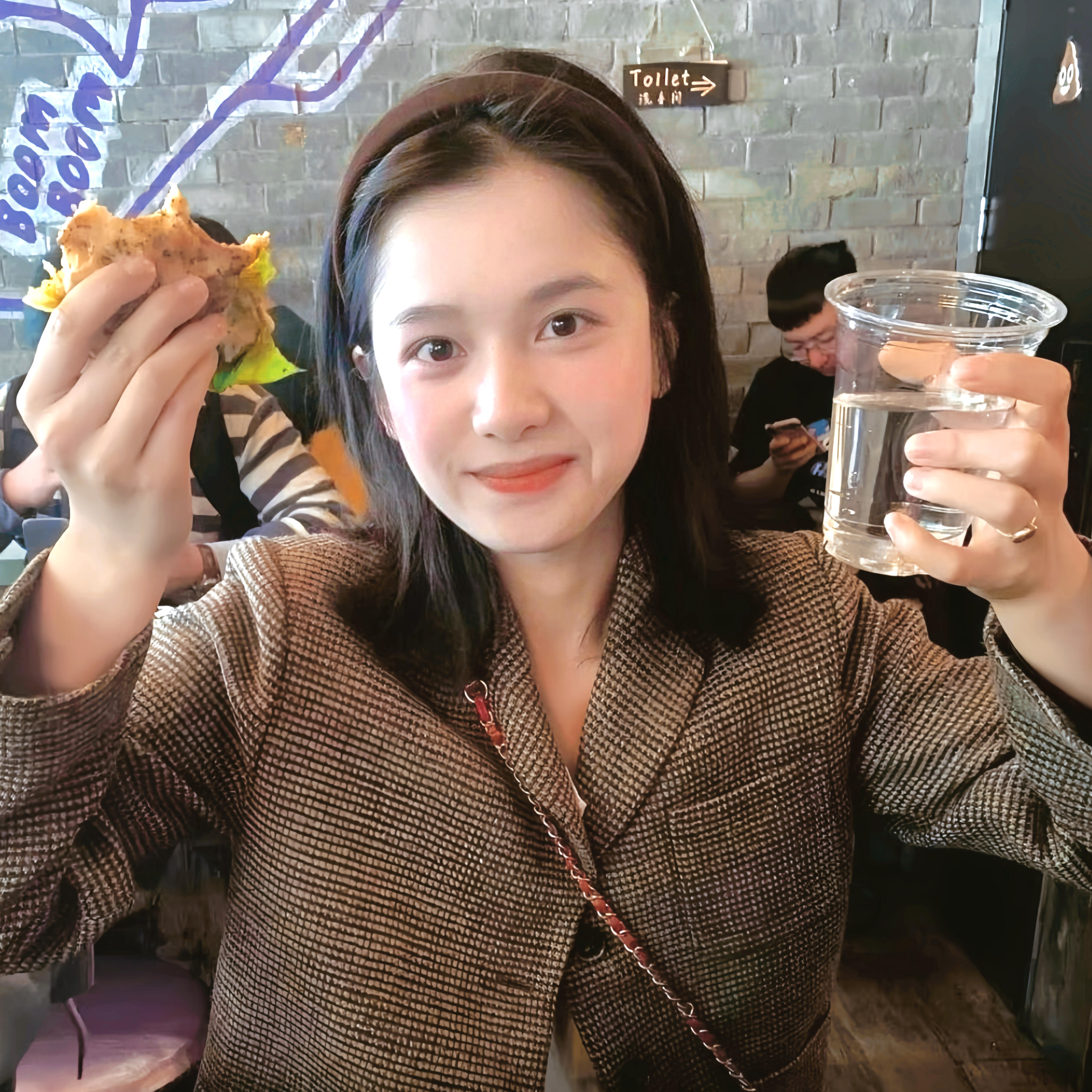 婧仪你吃饭好香🍽️ 
