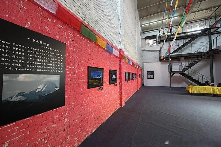 2010年的北京798艺术区街景 