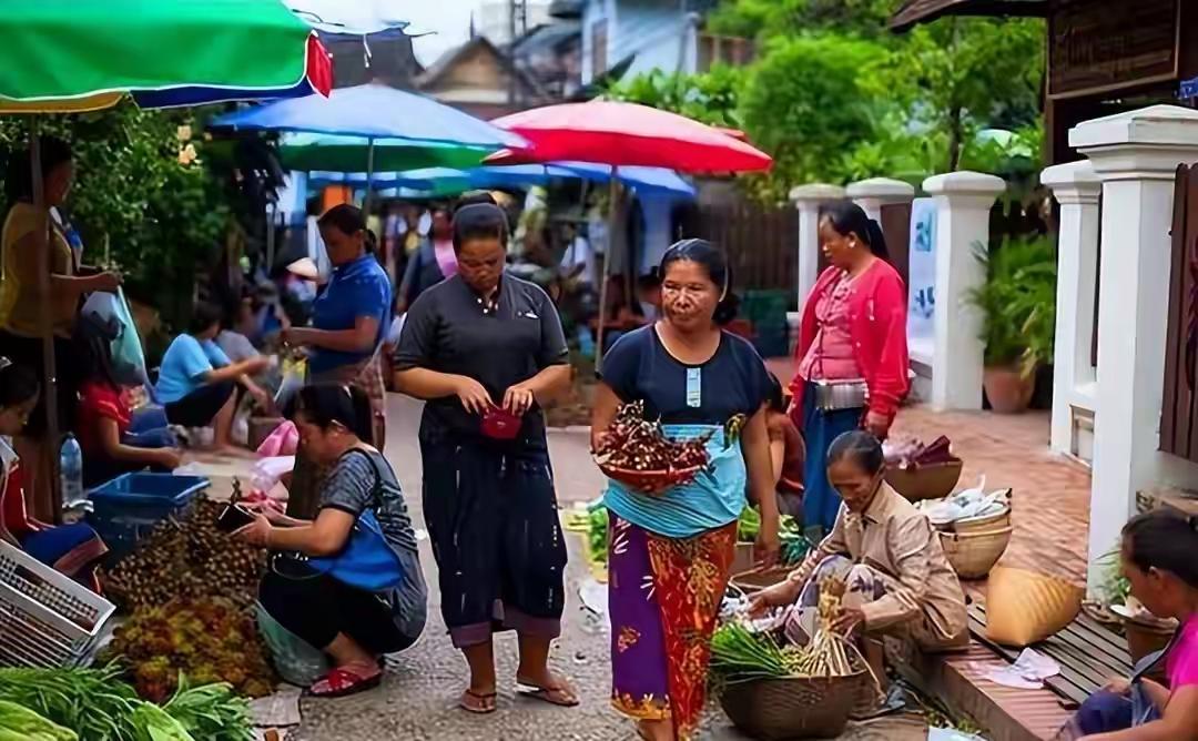 你有没有想过一件事——等真退休了，你最想去哪儿？

我认识一个人，71岁，200