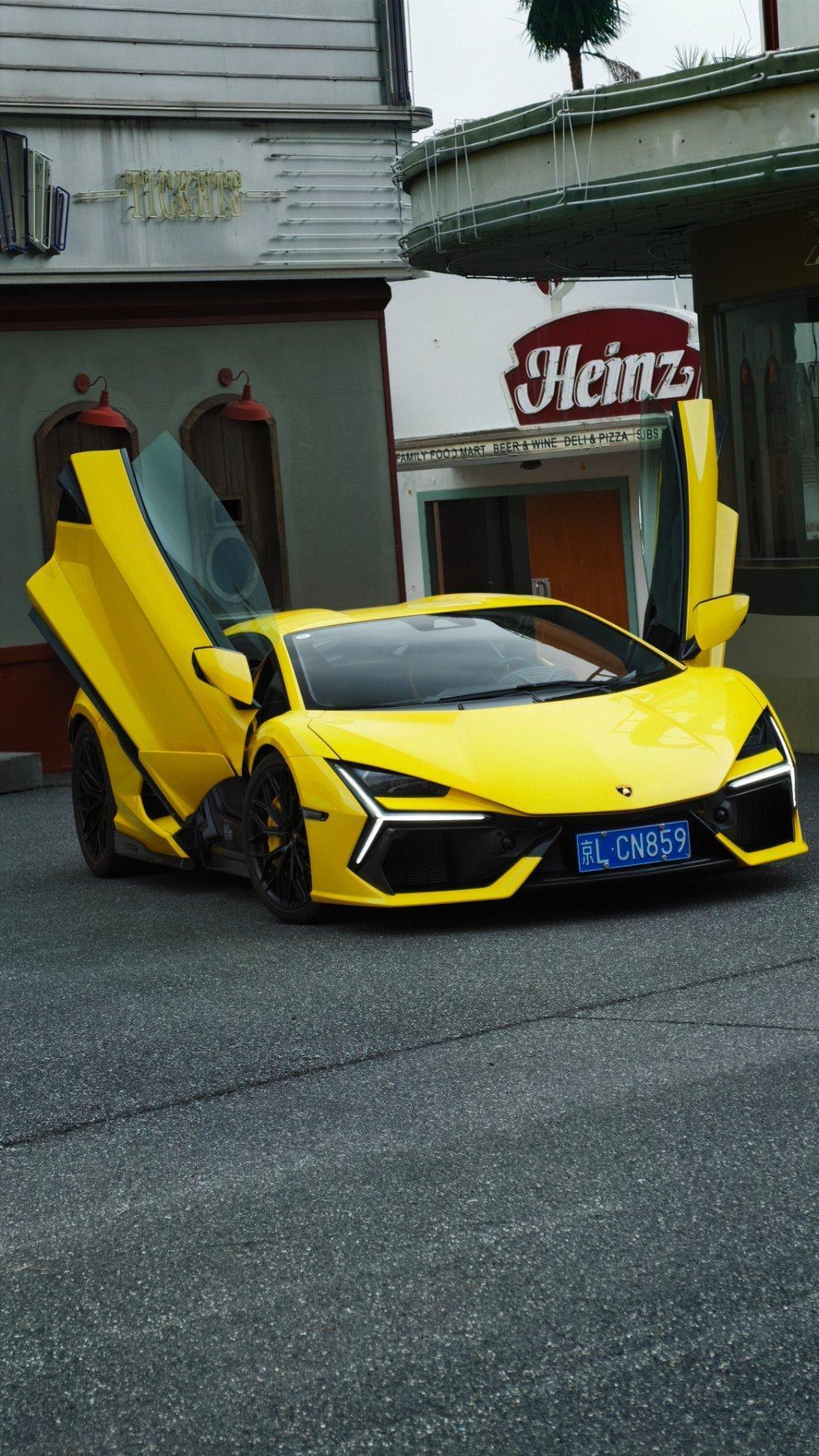 作为一个内蒙人，周末肯定少不了放牧了~今天放放牛~大v聊车 广州·PINK ST