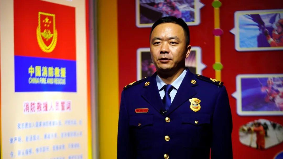 19年逆火前行！高原消防老兵鲁光平，用热血守护一方山河
 
鲁光平，男，汉族，1