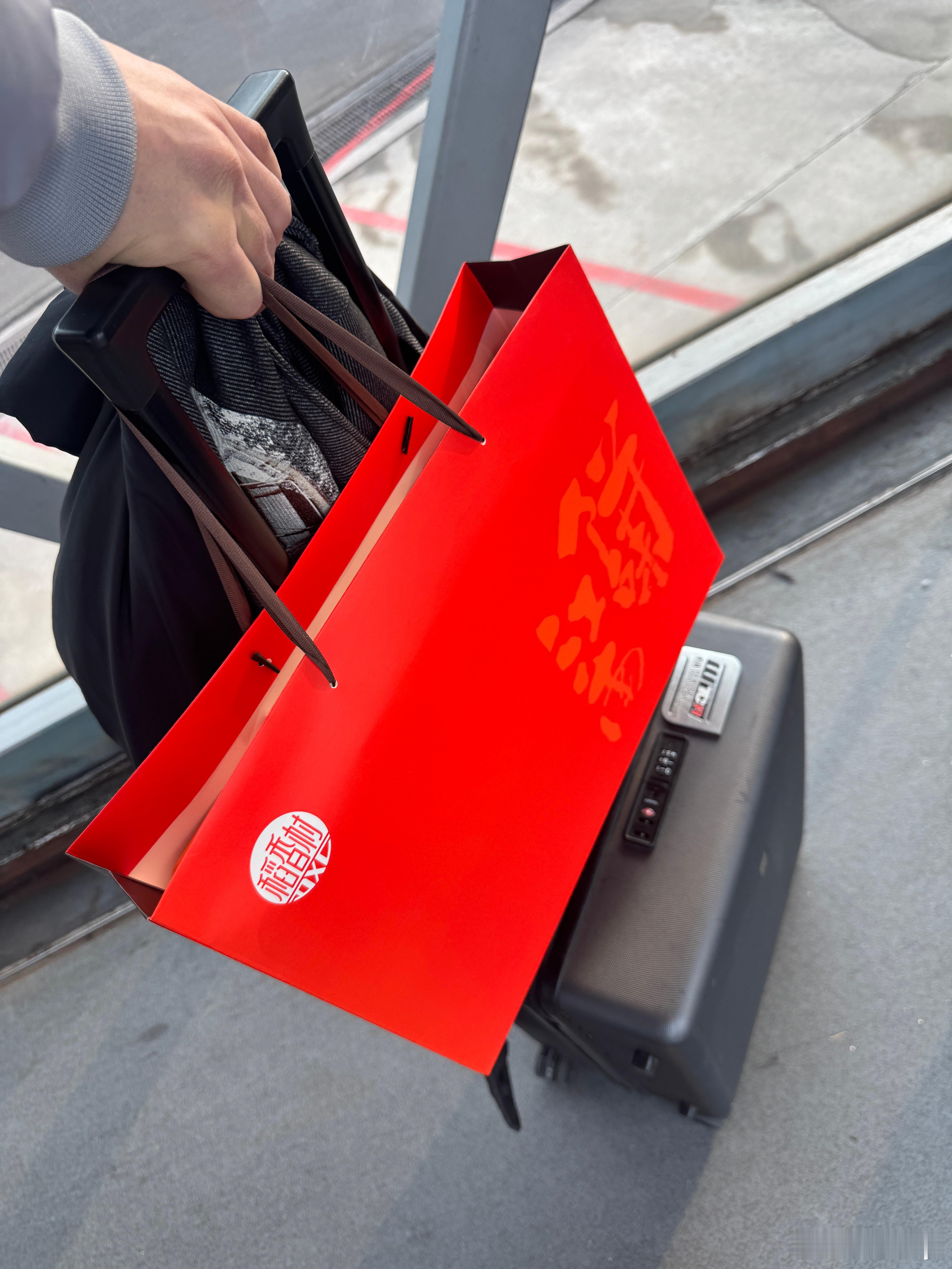 京八件到底是啥啊，只知道稻香村算北京特产，去外地带一盒没毛病 北京·首都机场T3