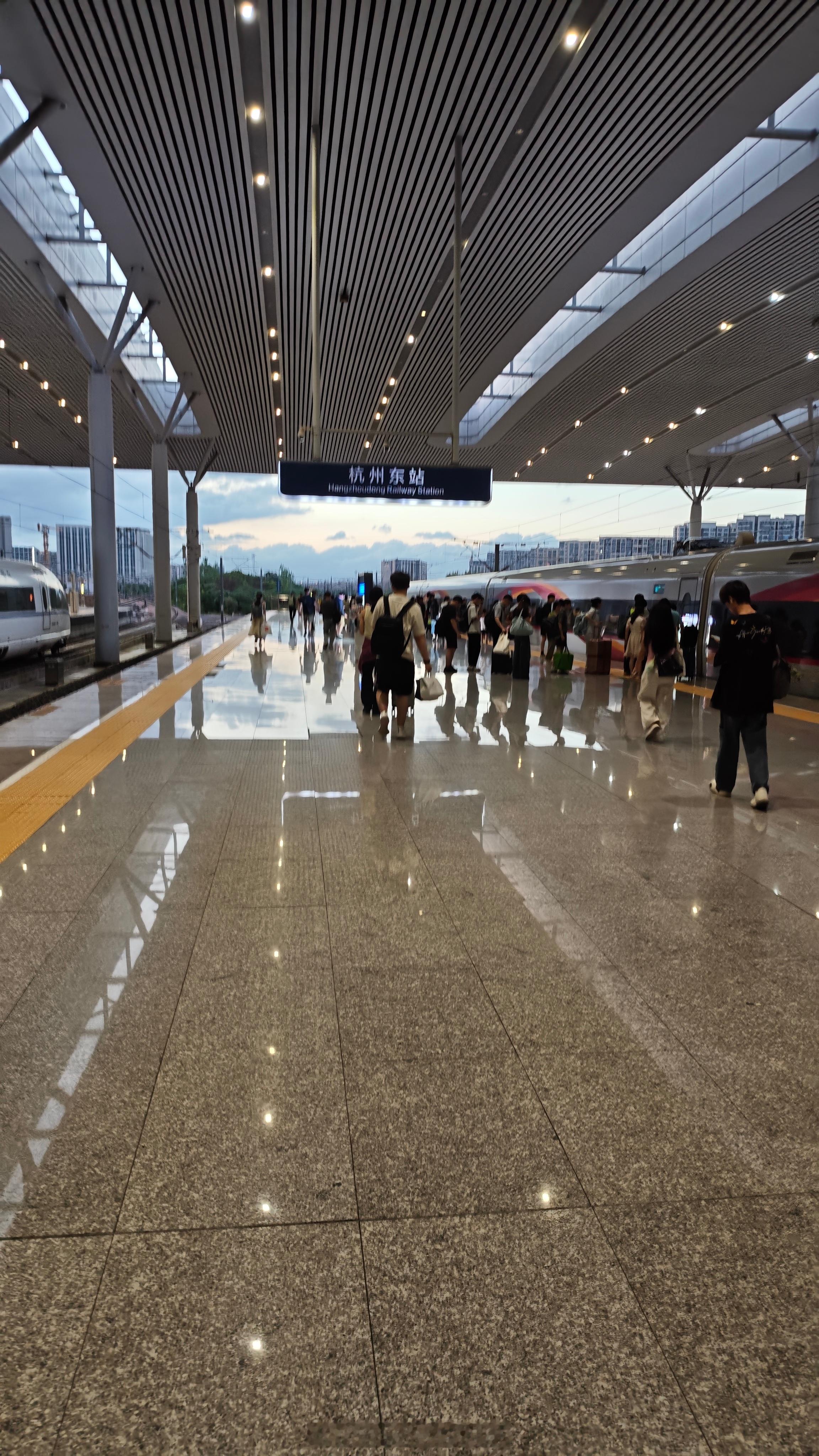 滚回魔都了 工联cc还没逛够呢差点赶不回高铁 上海·上海虹桥站