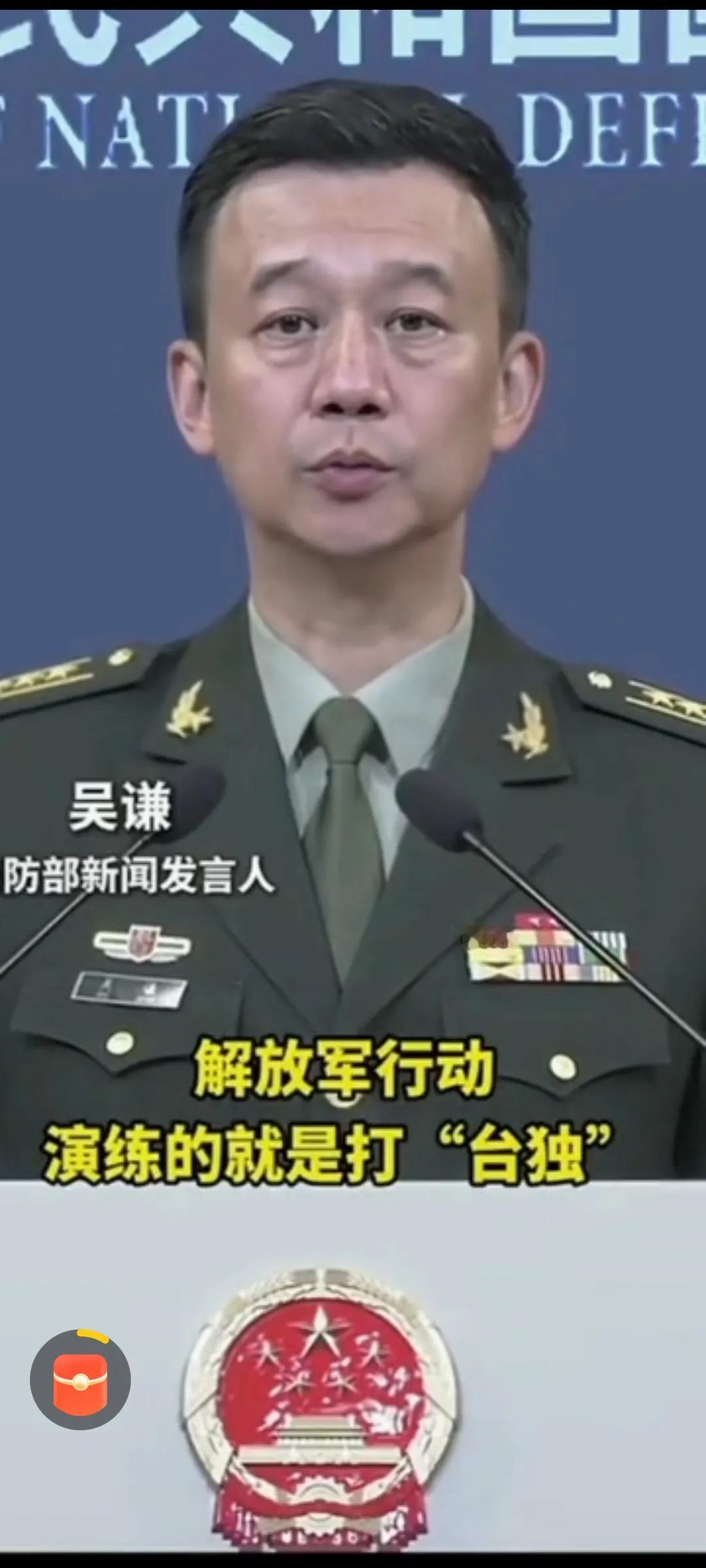 《老父亲的家国情怀》
 
在时光的沉淀下，60 岁的老父亲展现出一种独特的魅力。