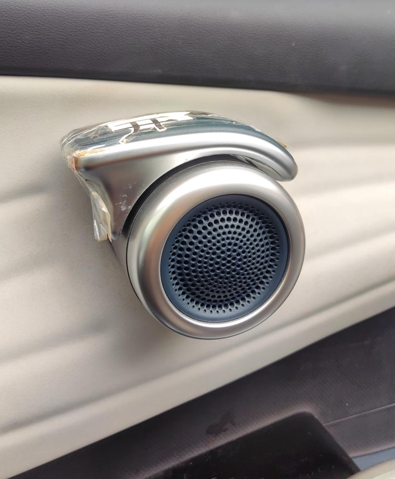 隐藏式门把手，真的更好吗？

这两天打车比较多，一个细节反复出现：不少新能源车的