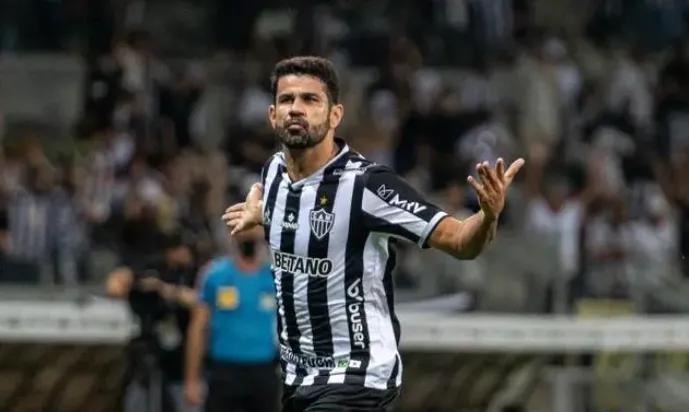 迭戈-科斯塔加盟格雷米奥，我发现他满有意思的，每在一支球队结束效力后即成为自由球