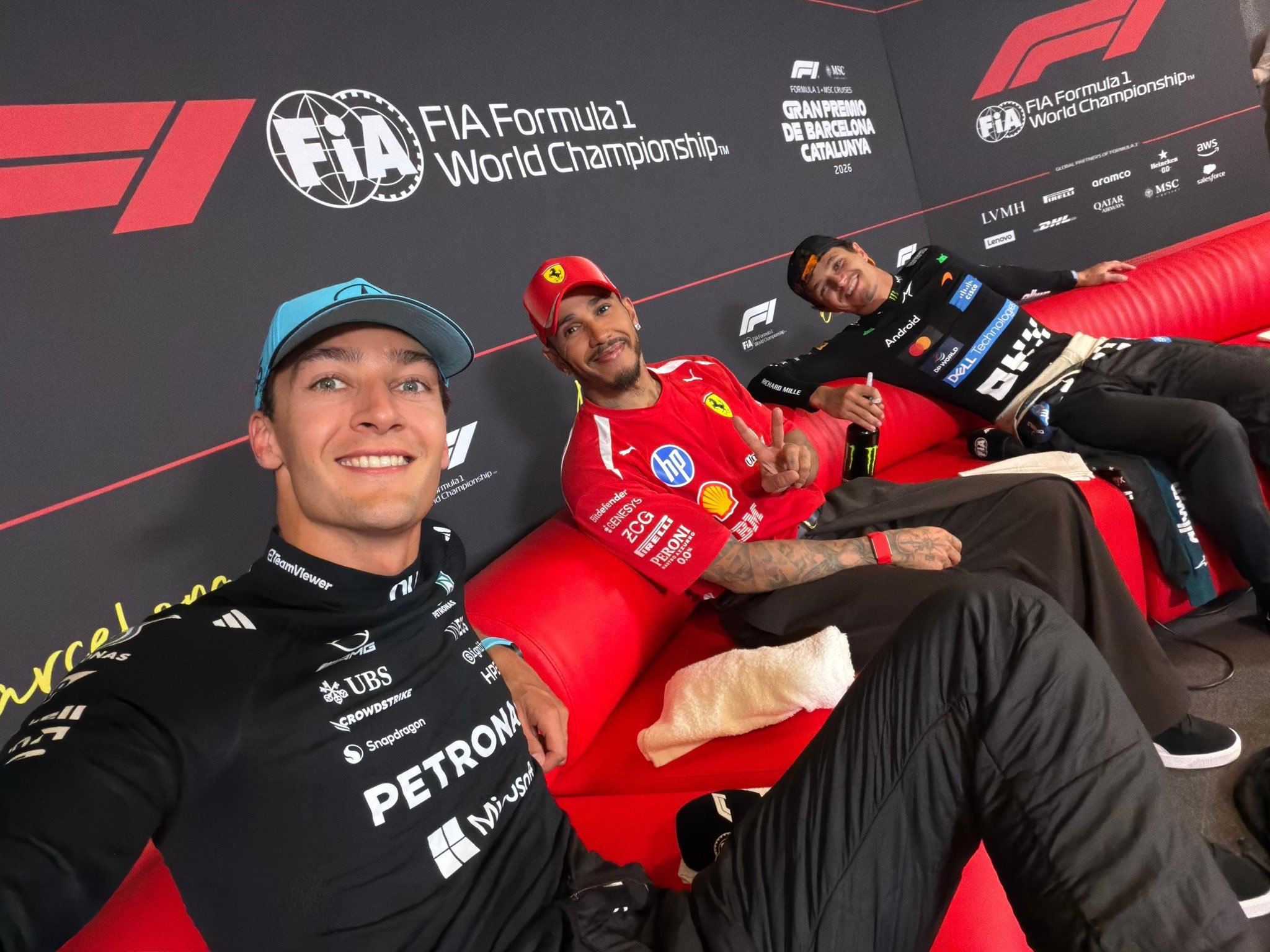 georgerussell63更新一则👇🏻衷心祝贺Lewis👏 时隔将近6