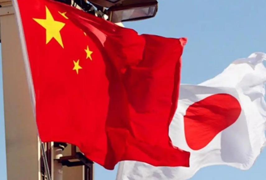 中方刚因南海仲裁十周年表态约见日本首席公使横地晃，没想到对方当场驳斥，反手就提了