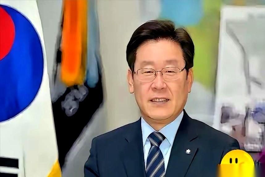 韩国政府突然宣布，从25号零点起，所有公务车按车牌尾号限行。
这不是演习，也不是