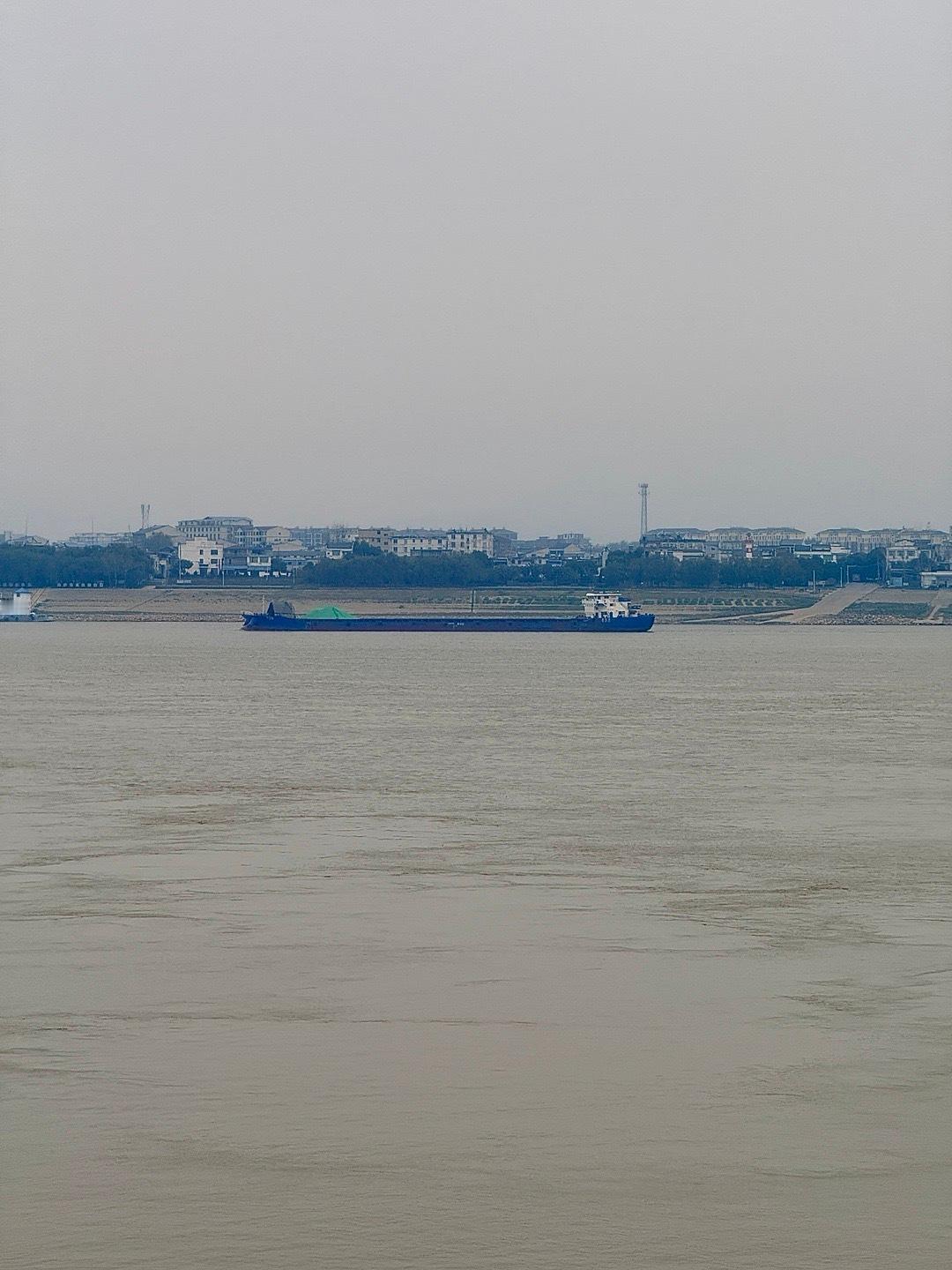 没有人会为你的未来买单你要么努力往上爬要么烂在社会最底层 