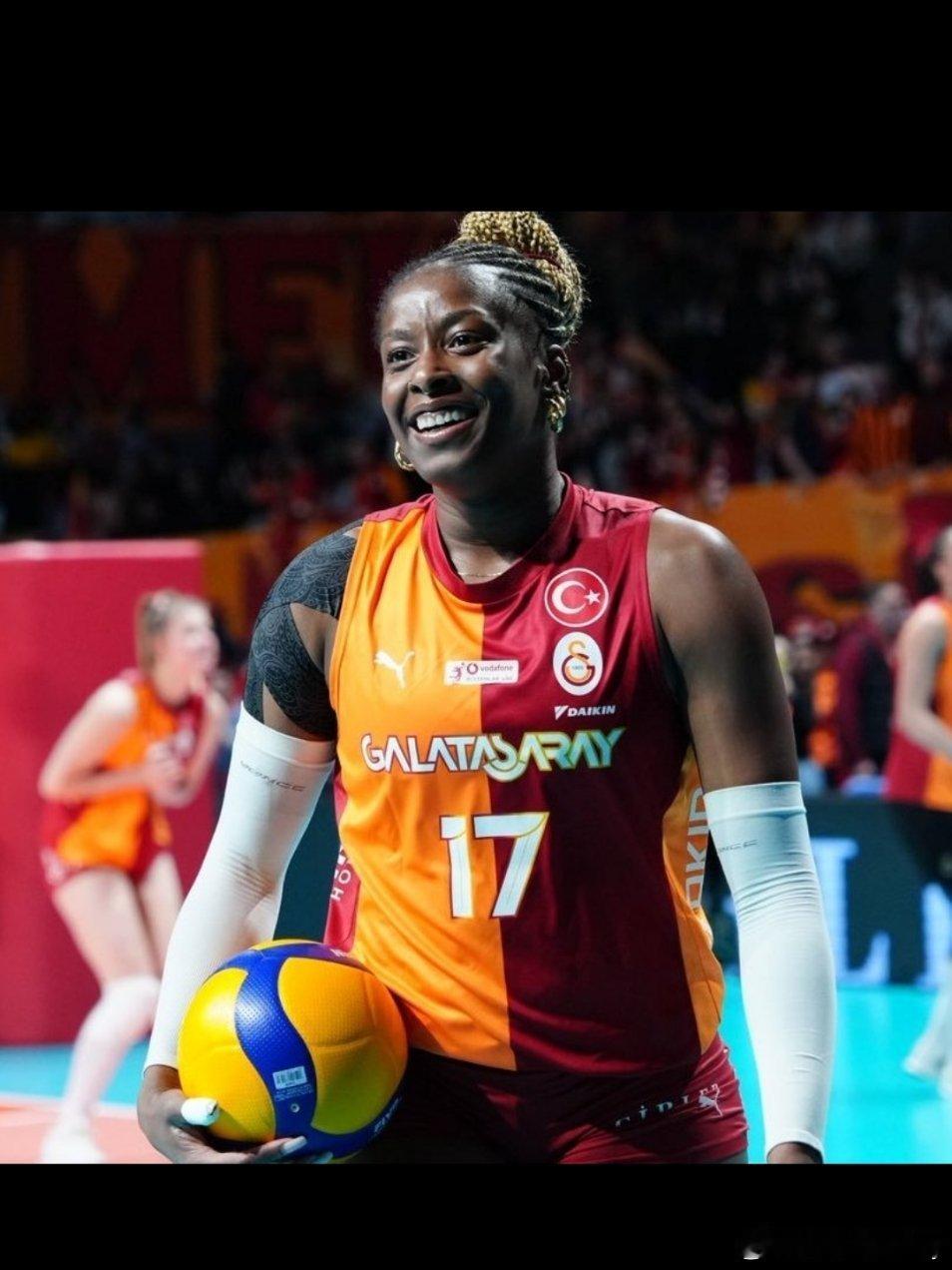 塞拉：能为加拉塔萨雷赢得队史首座欧洲排球冠军，我感到非常高兴。这是加拉塔萨雷的首