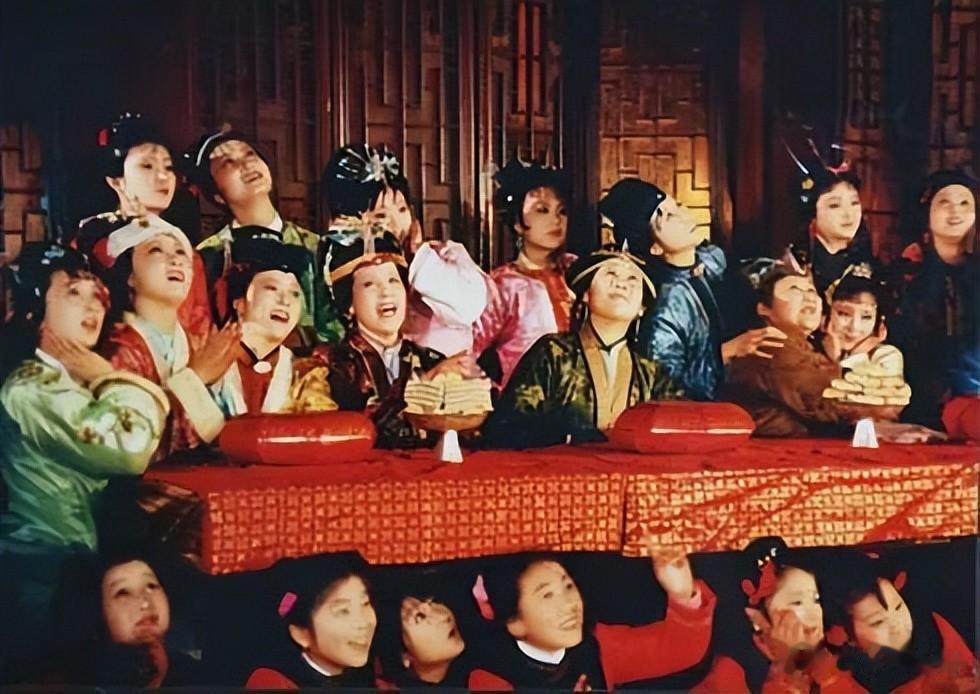 《红楼梦》诗词76首终于找全了，美到窒息，建议收藏
《红楼梦》是一部充满梦幻和悲