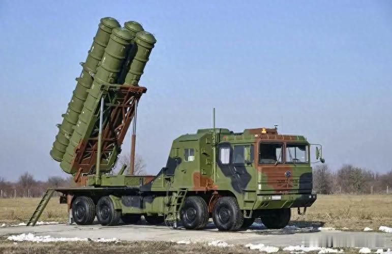 中国防空系统坐镇巴林！
3套FK2000，替美军基地“守门”？
这性价比直接封神