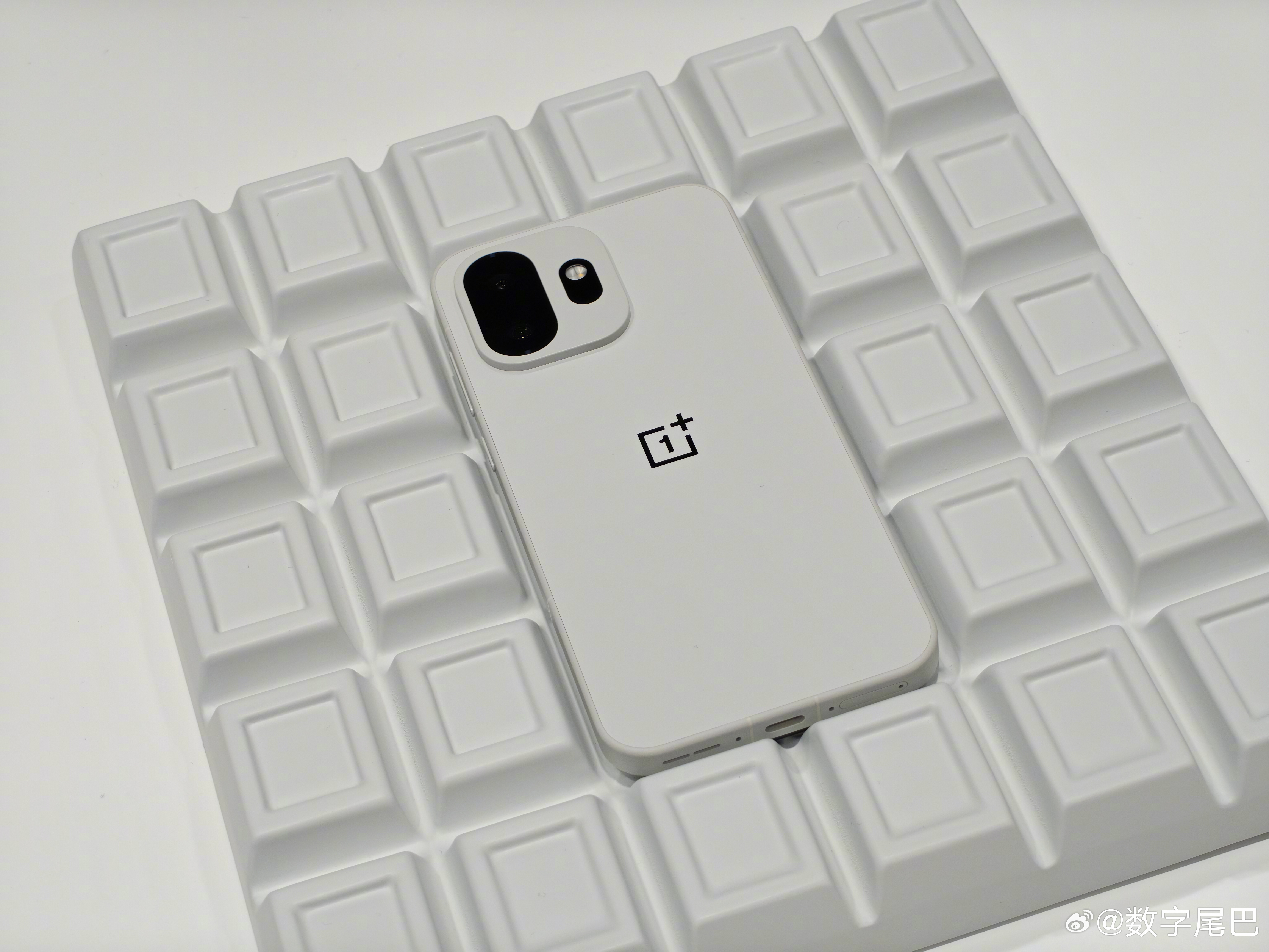 发布会现场实拍，大家喜欢哪个颜色？ 