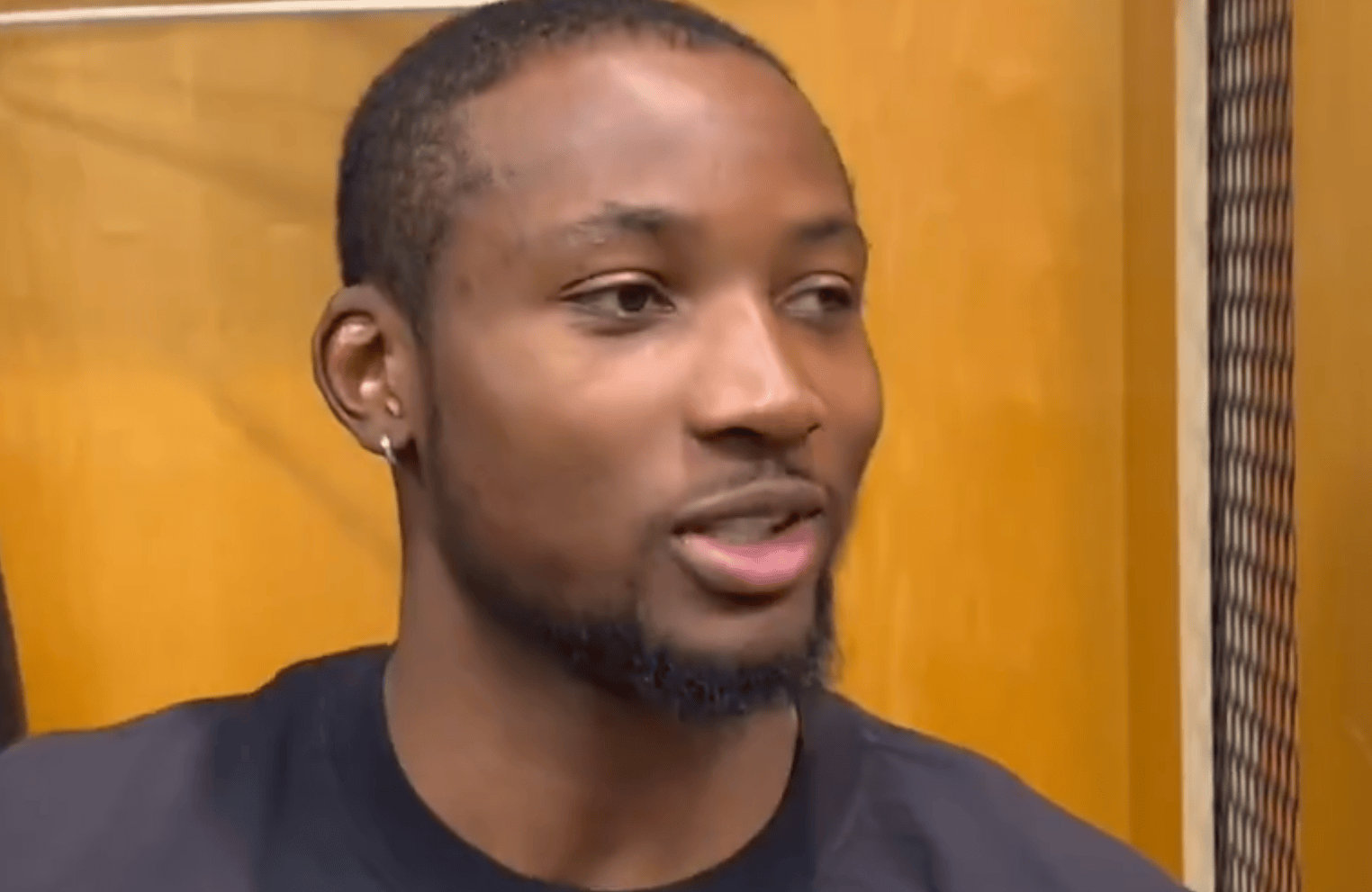 ➡您再这么作贱自己，国王都瞧不上你了库明加：我必须保持信心，而且我确实对自己的比