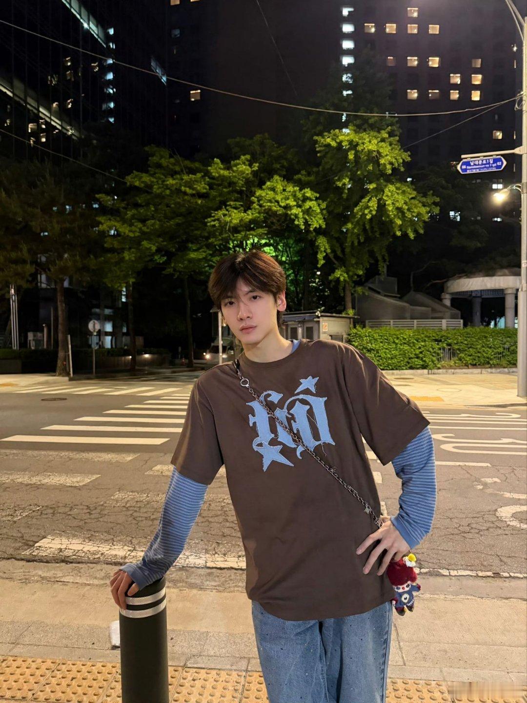 翟潇闻说我不会再跟你们说什么了翟潇闻艺人与粉丝之间的信任，依靠双向的理解与尊重维