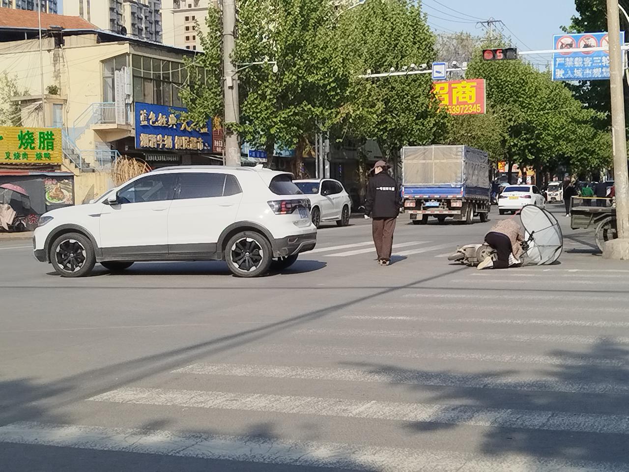 宁停三分，不抢一秒。不要出事了才后悔为什么就不能让一让，吃一堑，长一智。