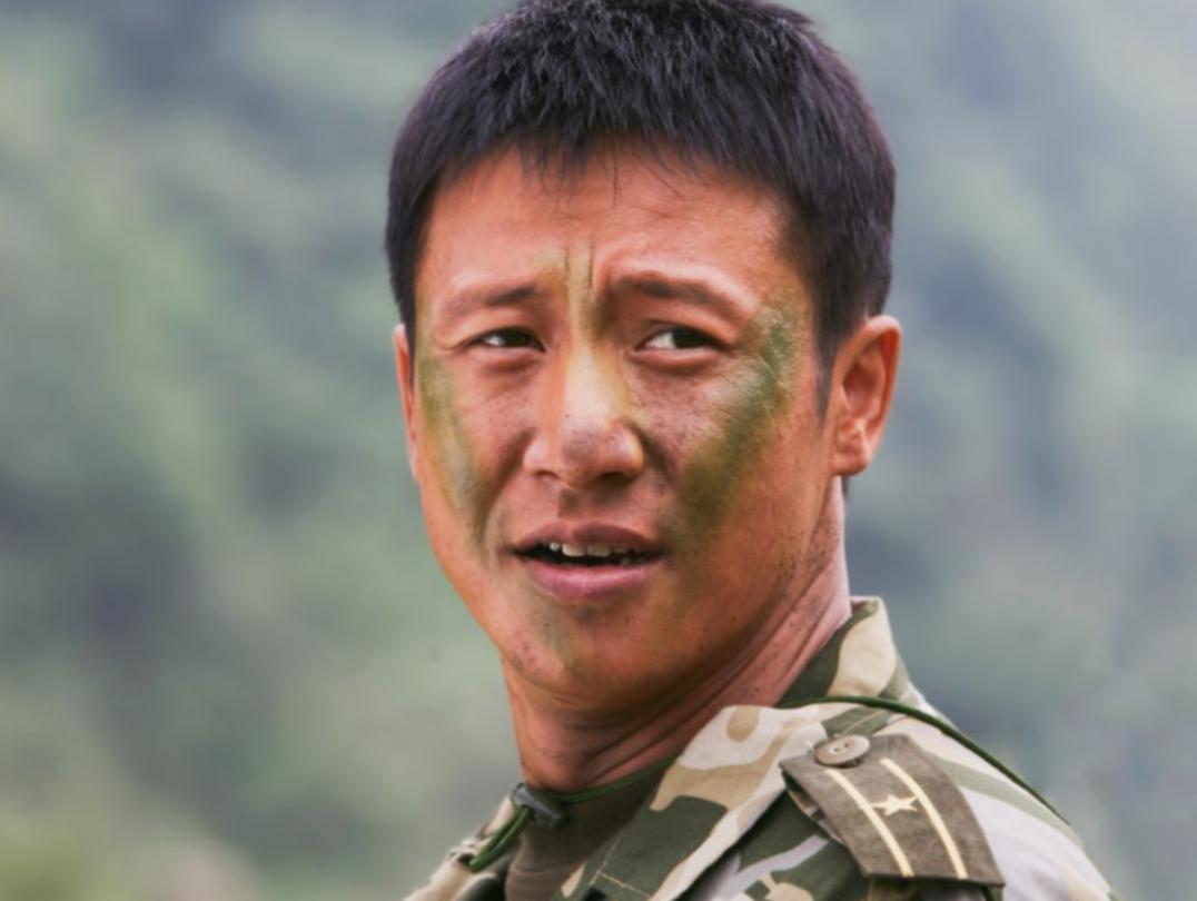 张国强说：“《士兵突击》里的七连长一开始定的不是我，是于震。后来有一次我跟于震聊