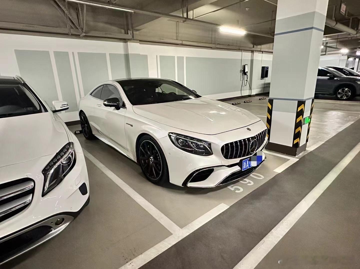 奔驰AMG S63Cpupe 新款龙鳞尾灯 陶瓷刹车 ​​​