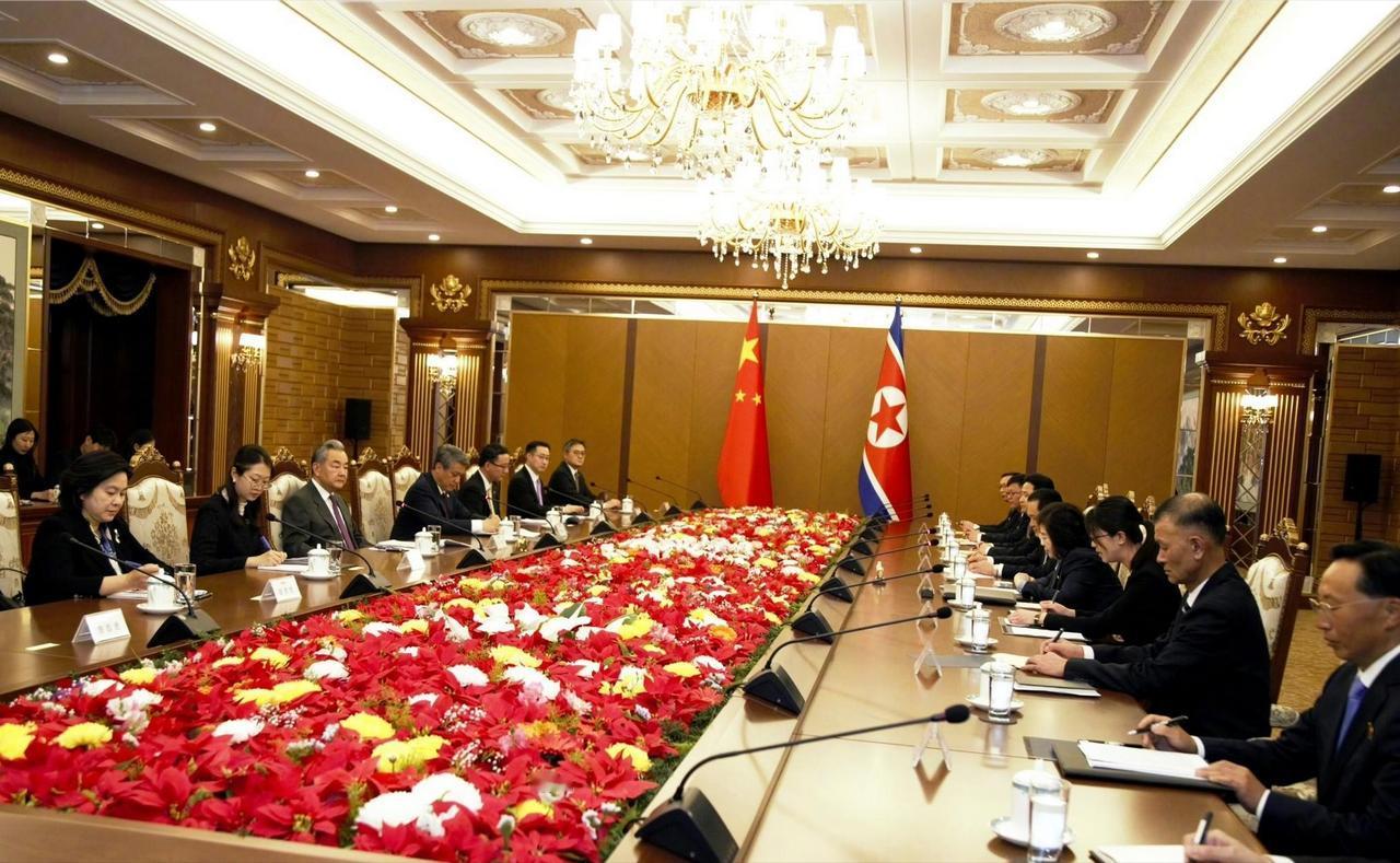 日前本陆上自卫队参谋长曾言：如果不考虑弹道导弹，一周能歼灭中国全部舰队！
 
大