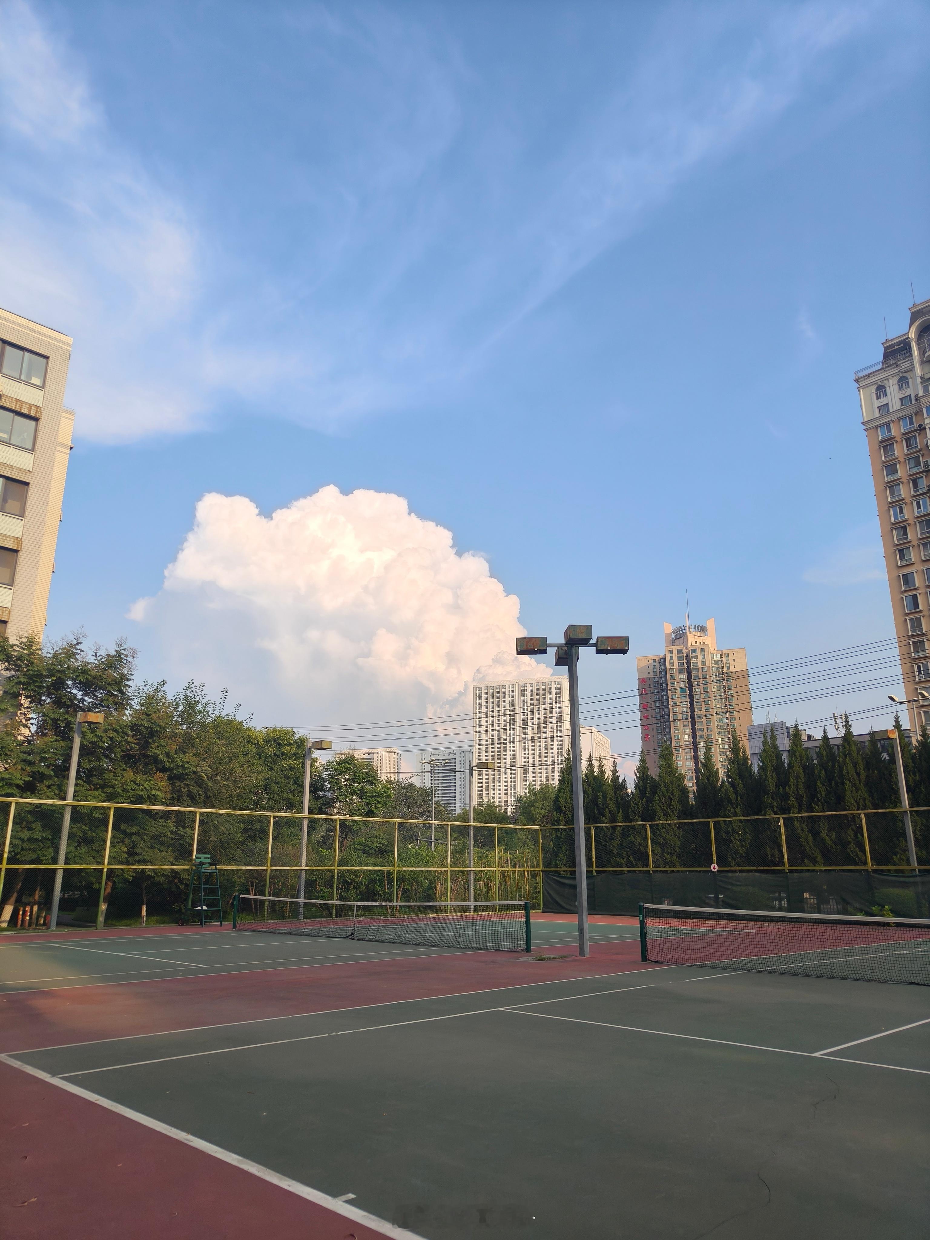 我今天主动说打不动了…可能旁边没有挂国旗[允悲]这三伏天太热了，闷到爆炸💥之前