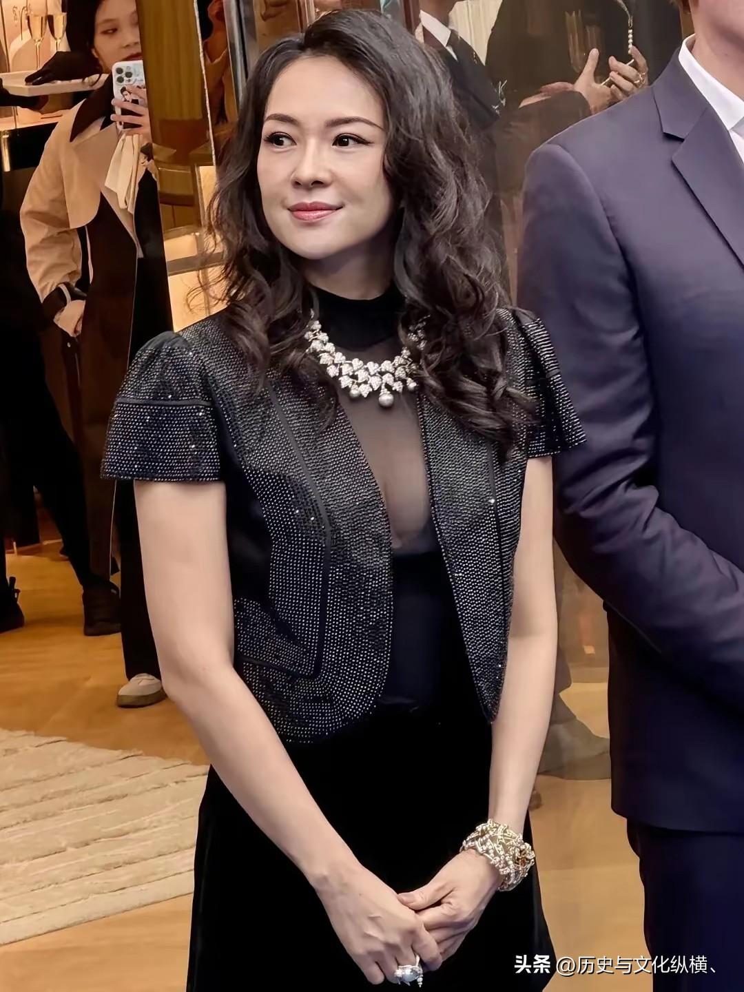 章子怡为什么不搞慈善？她只是没有出面组织，遇到情况，她私下给钱？演艺界许多人富了