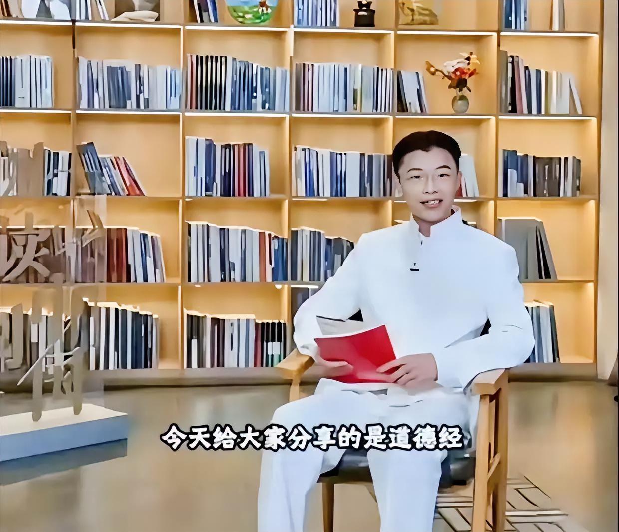 一分钟广告费30万是怎么做到的？
曾凭翻唱《诺言》爆红的郭有才“成才”了。
草莽