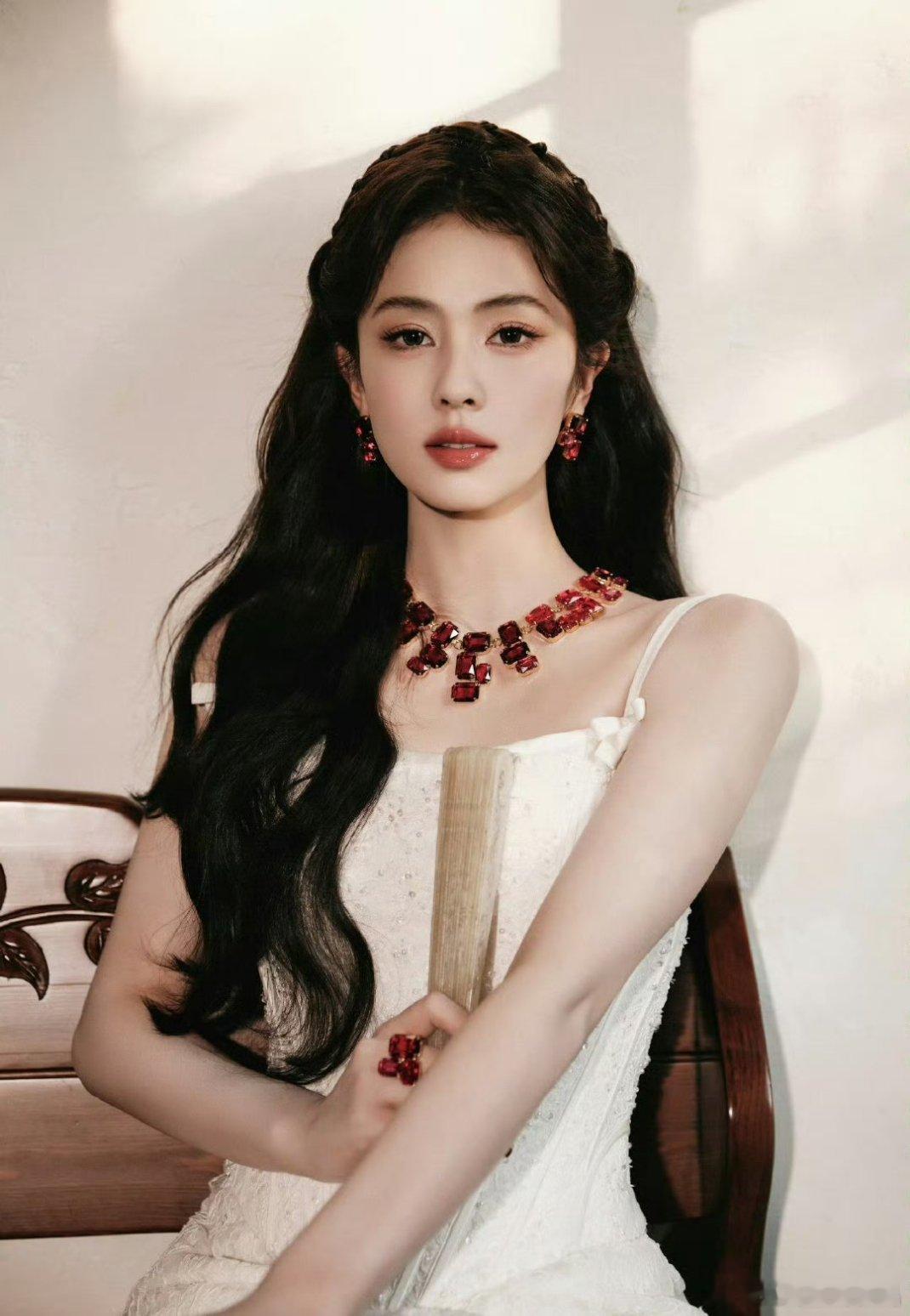 这是白鹿？怎么修成了鞠婧祎？ 