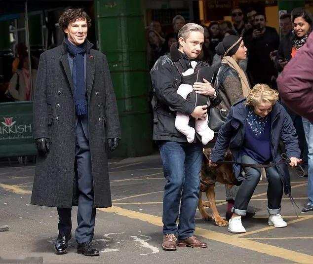 三个学生，真把腾讯告了。
 
不是什么天价赔偿。
就为了一笔5万块的提现，被扣了