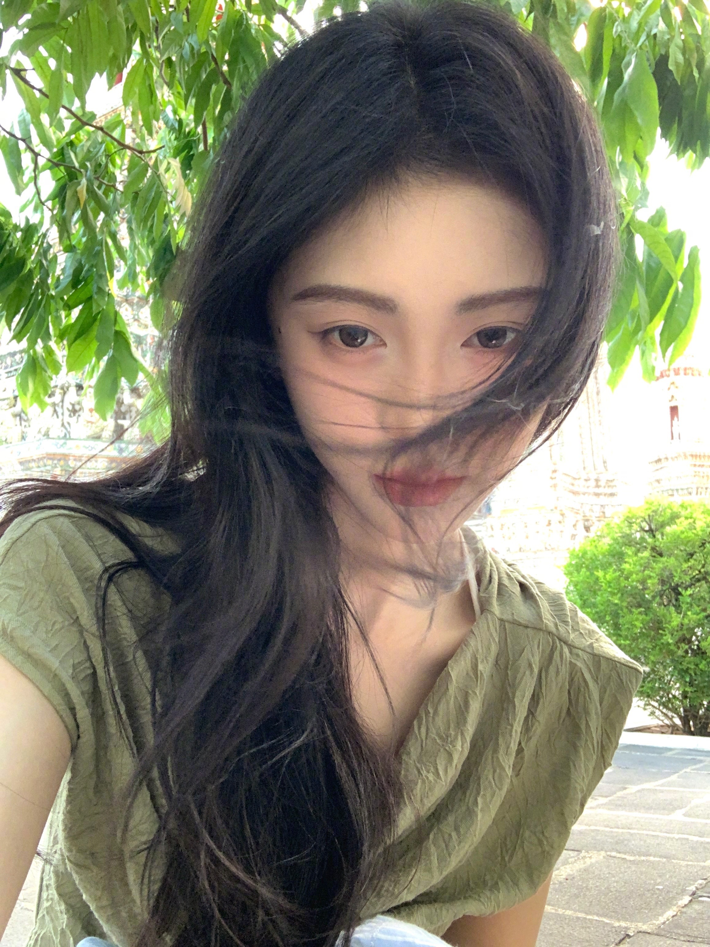 鞠婧祎忒有劲了鞠婧祎行走衣服架子这个鞠婧祎太绝咯！颜值和衣品双在线，对各种风格都