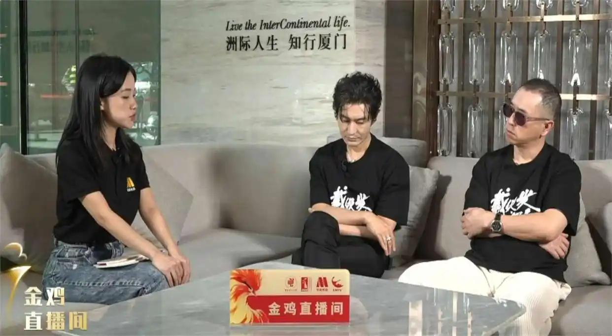 黄晓明在新片《你是我的春天》中的白发白胡须造型引发热议，他为何突然白了头？
近日