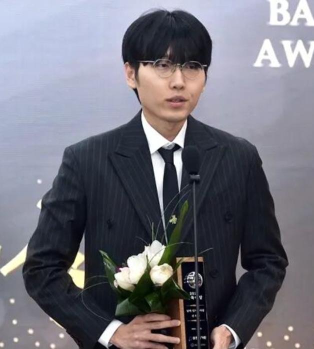 太极武功~小申先声夺人


第15期野狐人气争霸赛2月14日进行了一场半决赛，也