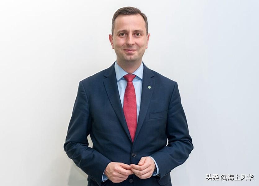 新消息！波兰国防部长宣布了:
3月20日，波兰国防部长瓦迪斯瓦夫·科西尼亚克-卡