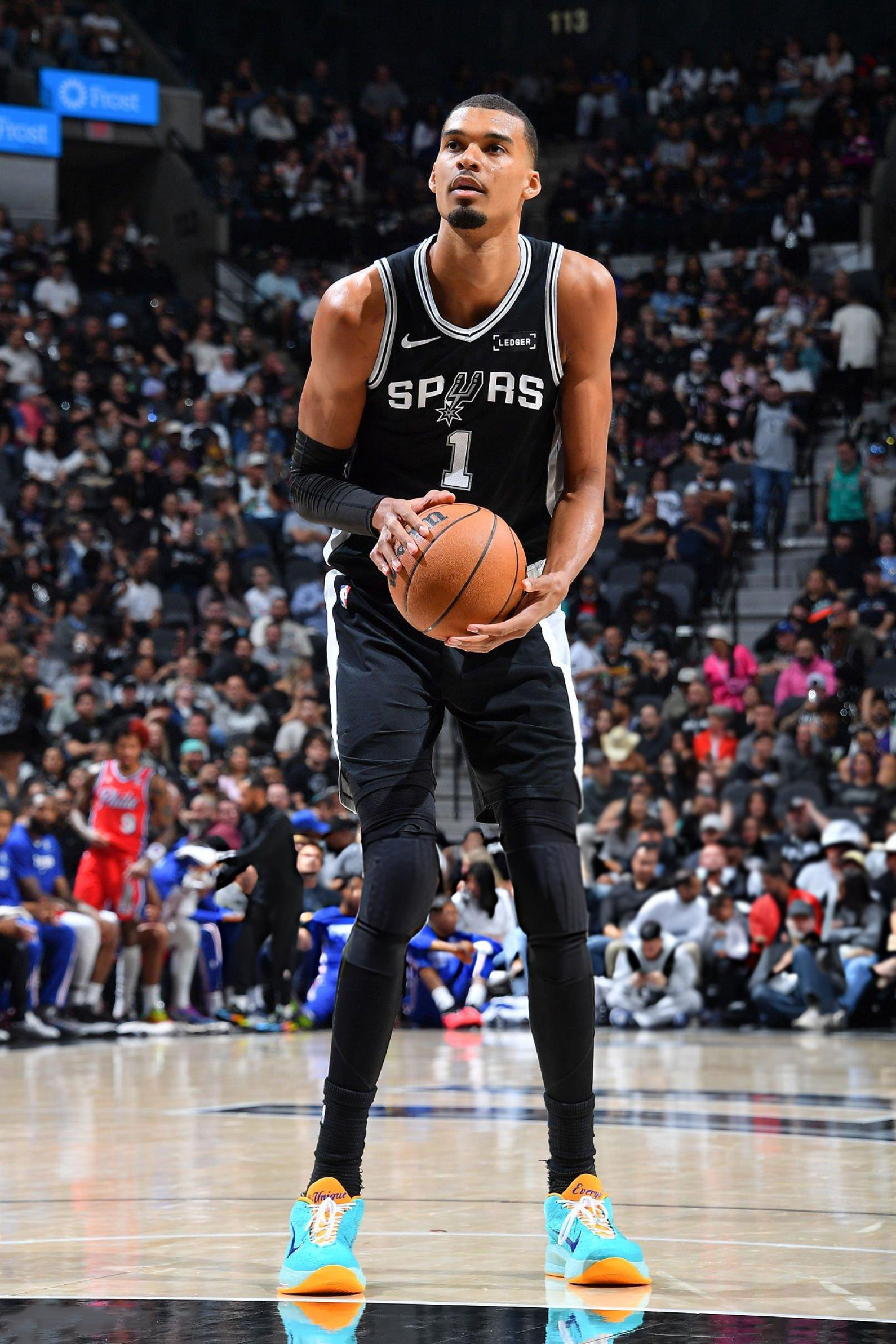 维克托·文班亚马 · Nike GT Hustle 3登场16分钟 11投7中1