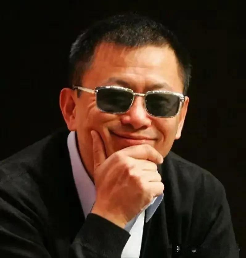 相比于墨镜😎录音塌房事件里的，什么傻白甜，什么阴阳体，什么G金J，什么不简单的