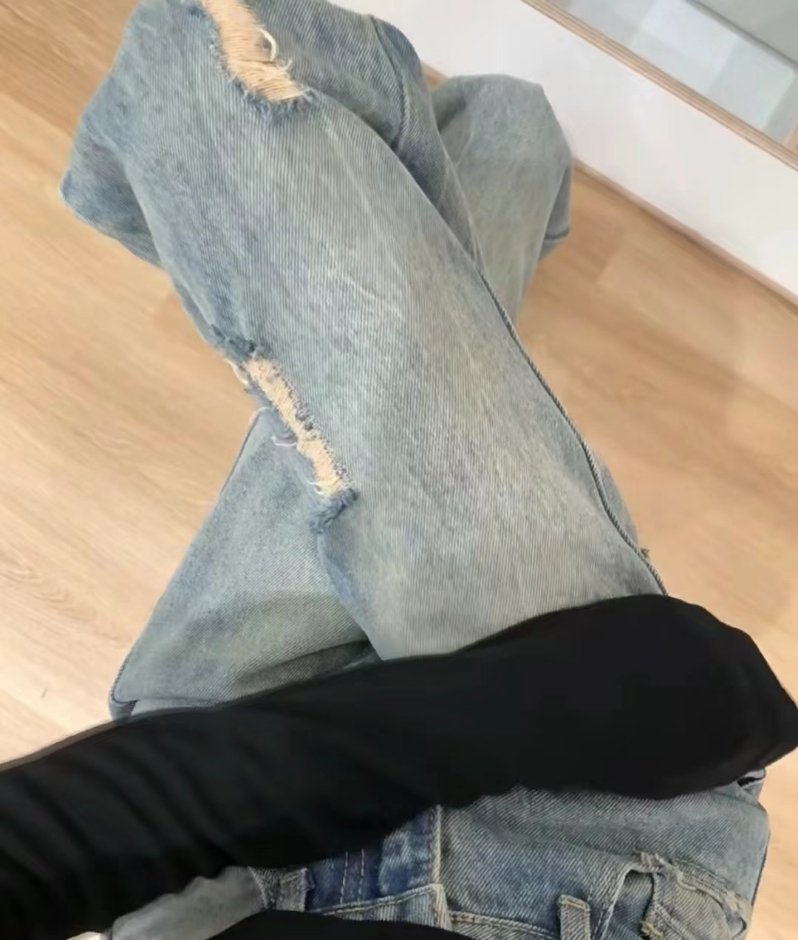 以前我的性格 见谁吹牛逼多少也怼上两句 现在不一样了 哪怕是他告诉我会飞 我顶多