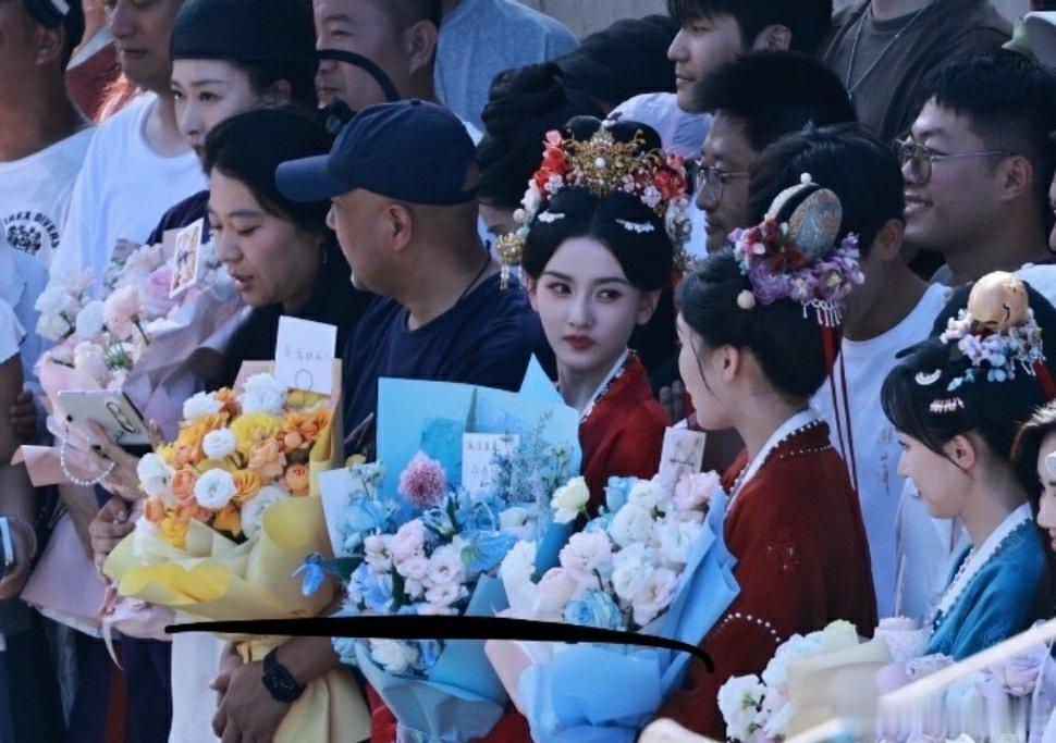 宋祖儿宋祖儿 祝演员杀青大吉！期待不久的将来和吴蒖蒖见面！看到鹅眼眶红红，才发觉