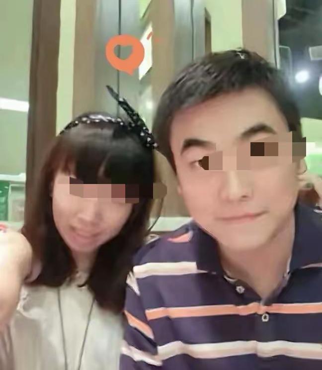 难怪这位大哥在原配偶遇他带着1+2产检，

能够有恃无恐了，

原来他是一位律师