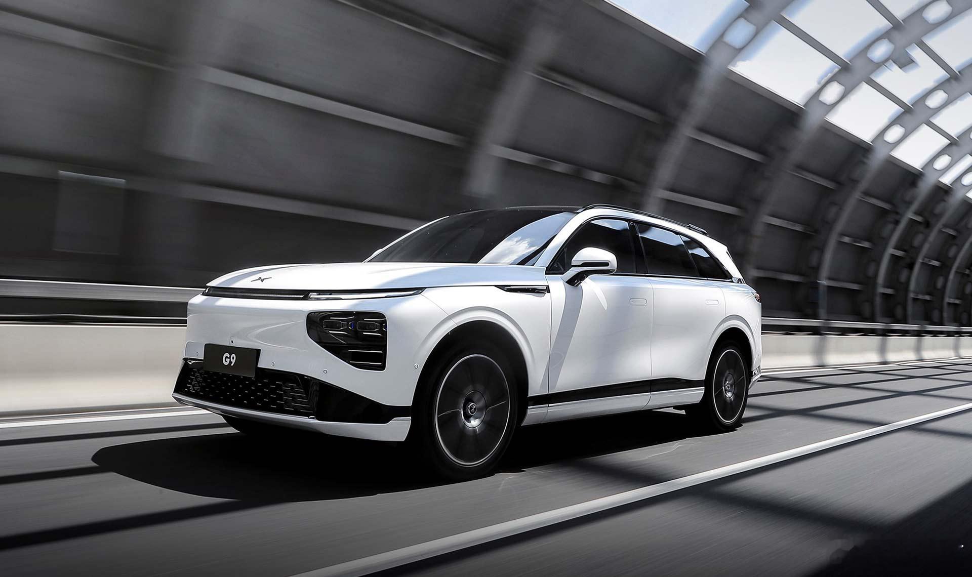 小鹏汽车董事长、CEO何小鹏接受采访时表示：“再过10年，中国汽车厂家可能只剩5