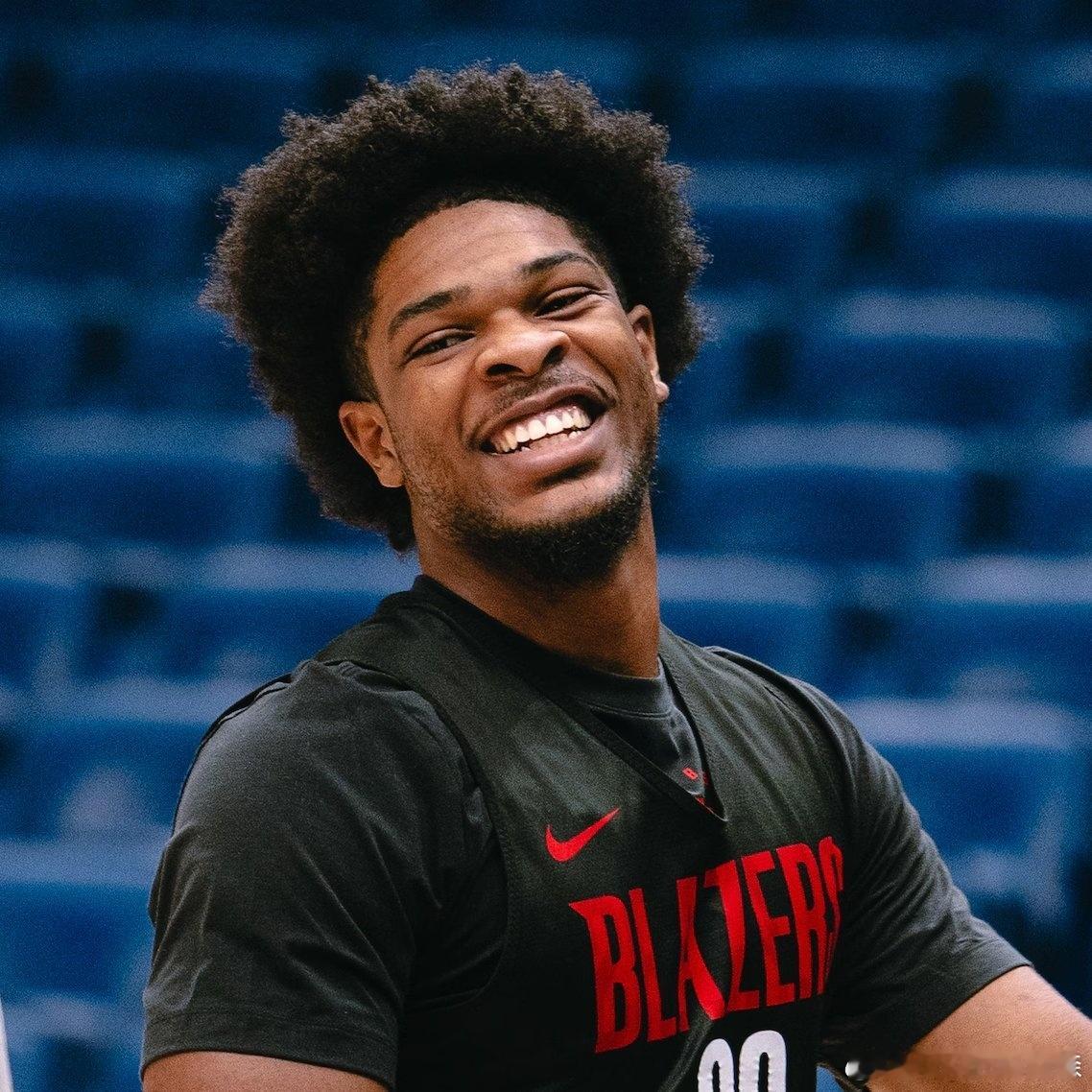 波特兰开拓者 斯科特·亨德森今晚将迎来本赛季首秀，对手是灰熊队。这位开拓者后卫此