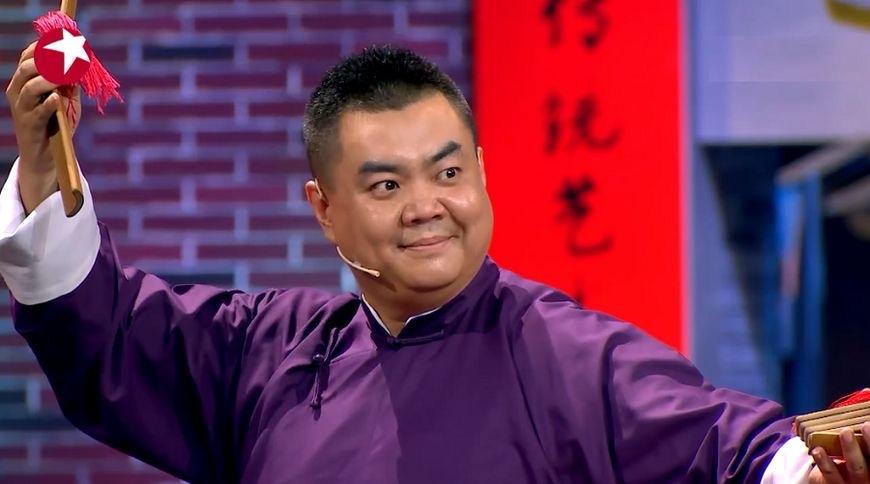 【高兴社售票员直播间哭诉，张伯鑫不作回应，你怎么看？】
9月10日，高兴社售票员