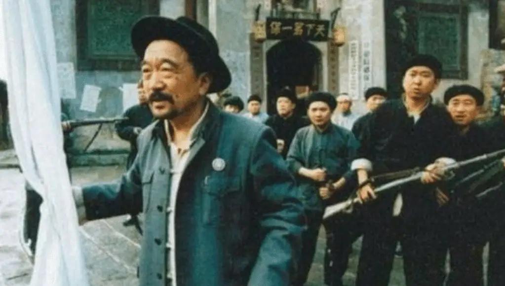 民国时的保长，相当于现在的什么官职？很多关于民国时期的电视剧中，都会有个角色，他
