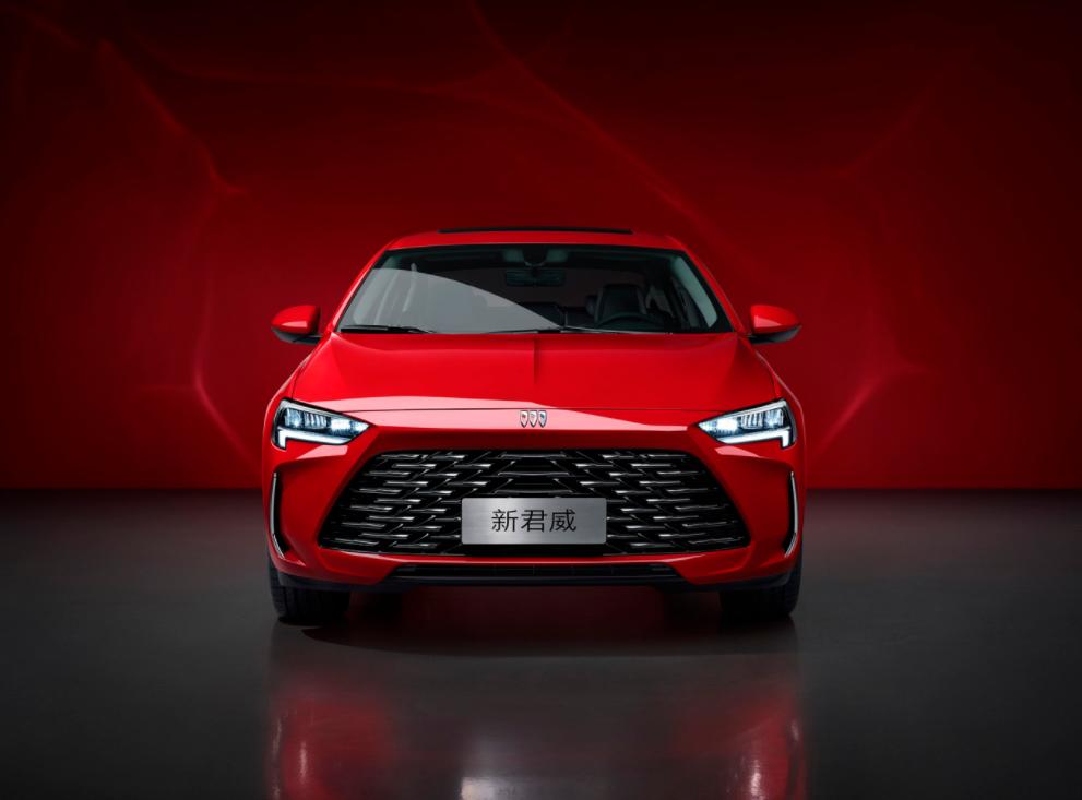 别克君威的设计师未免太敷衍了吧，新君威的前脸设计就是把车头换成新君越那样，然后车