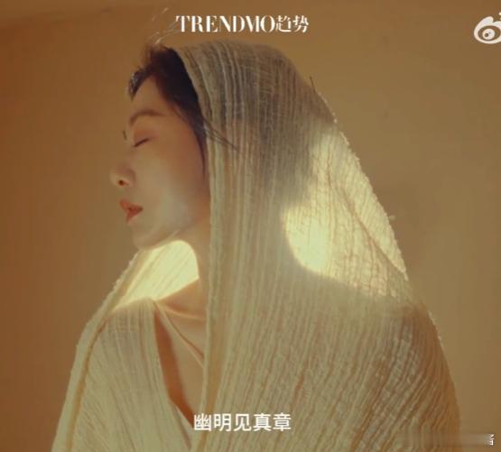 王真儿地母系美人  无论是角色扮演还是时尚前沿，王真儿总能以她独有的方式打动人心